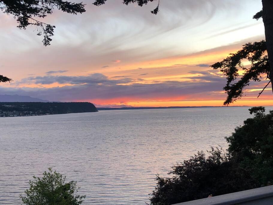 Waterfront, Sunsets And Mountains Villa Port Townsend Exterior photo